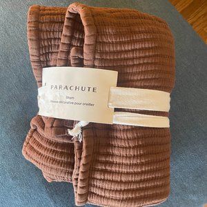 PARACHUTE Size Standard 100% Egyptian Cotton In Raisin Single Euro Pillow Sham